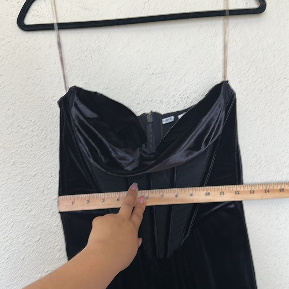 HOUSE OF CB 'Thalia' Black‎ Velvet Corset Maxi Dress NWOT size S - Picture 9 of 17